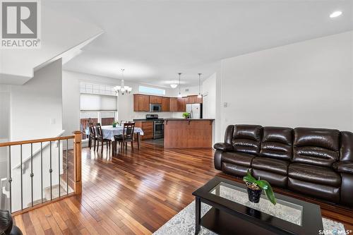 319 Stensrud Road, Saskatoon, SK - Indoor Photo Showing Living Room