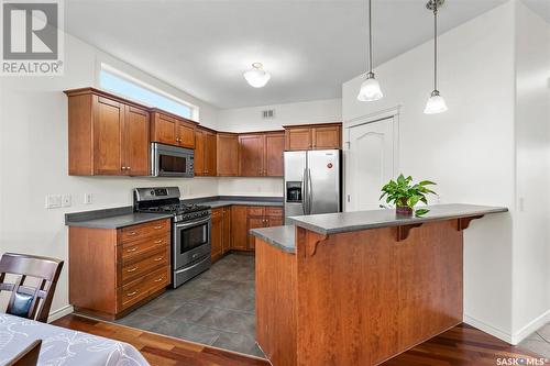 319 Stensrud Road, Saskatoon, SK - Indoor Photo Showing Kitchen