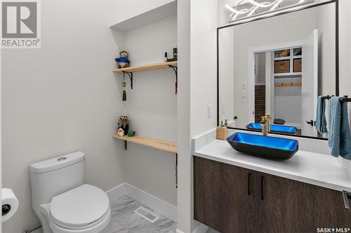 407 Kenaschuk Crescent, Saskatoon, SK - Indoor Photo Showing Bathroom