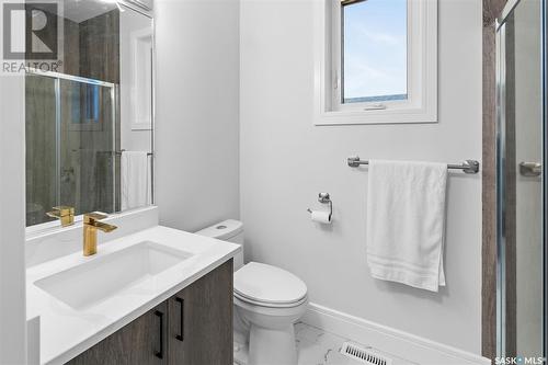 407 Kenaschuk Crescent, Saskatoon, SK - Indoor Photo Showing Bathroom