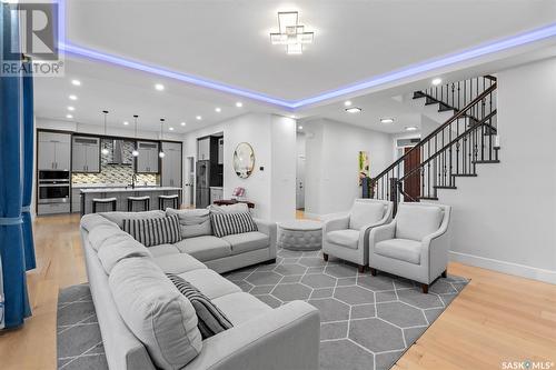 407 Kenaschuk Crescent, Saskatoon, SK - Indoor Photo Showing Living Room