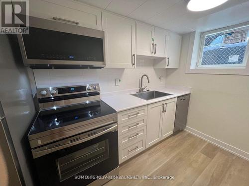 Bsmt - 20 Rothsay Avenue, Toronto, ON - Indoor Photo Showing Kitchen