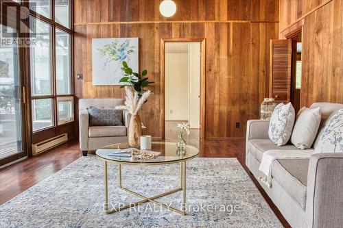 6294 Best Road, Clarington, ON - Indoor Photo Showing Living Room