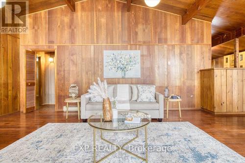 6294 Best Road, Clarington, ON - Indoor Photo Showing Living Room