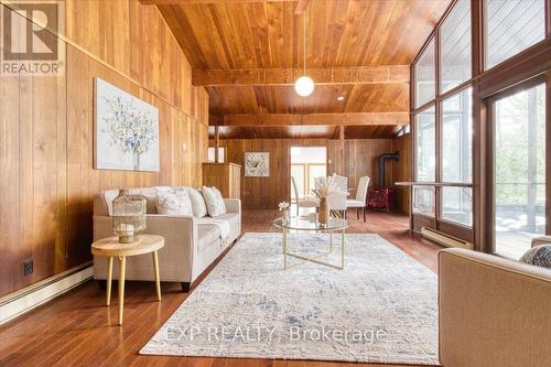 6294 Best Road, Clarington, ON - Indoor Photo Showing Living Room