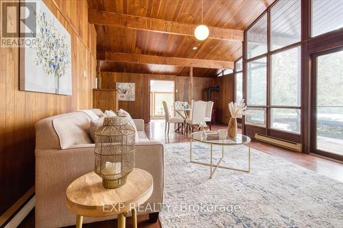 6294 Best Road, Clarington, ON - Indoor Photo Showing Living Room