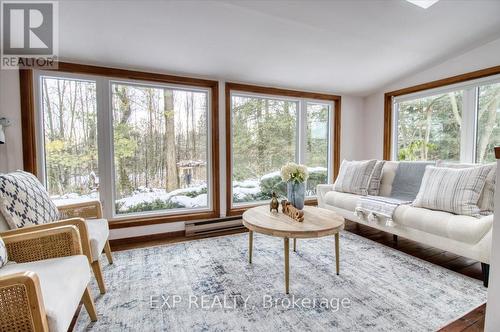 6294 Best Road, Clarington, ON - Indoor Photo Showing Living Room