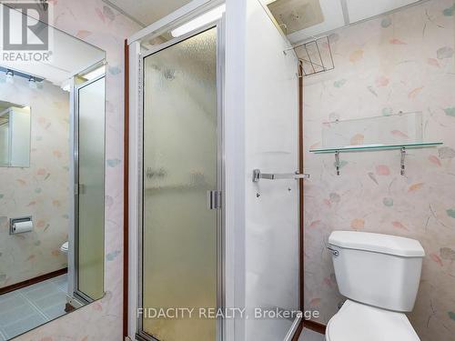 2338 Ogilvie Road, Ottawa, ON - Indoor Photo Showing Bathroom