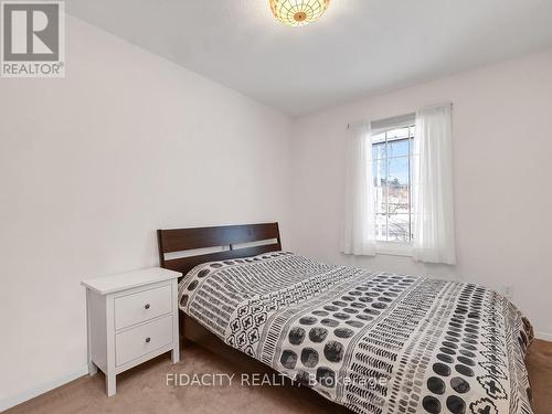 2338 Ogilvie Road, Ottawa, ON - Indoor Photo Showing Bedroom