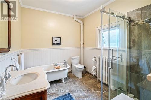 4119 Bridgeport Drive, Lincoln (980 - Lincoln-Jordan/Vineland), ON - Indoor Photo Showing Bathroom