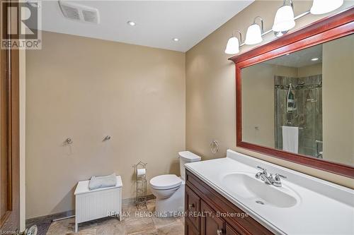 4119 Bridgeport Drive, Lincoln (980 - Lincoln-Jordan/Vineland), ON - Indoor Photo Showing Bathroom