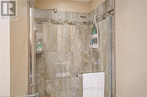 4119 Bridgeport Drive, Lincoln (980 - Lincoln-Jordan/Vineland), ON - Indoor Photo Showing Bathroom