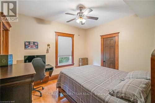 4119 Bridgeport Drive, Lincoln (980 - Lincoln-Jordan/Vineland), ON - Indoor Photo Showing Bedroom