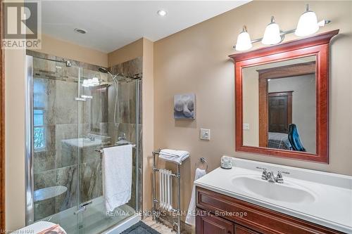 4119 Bridgeport Drive, Lincoln (980 - Lincoln-Jordan/Vineland), ON - Indoor Photo Showing Bathroom