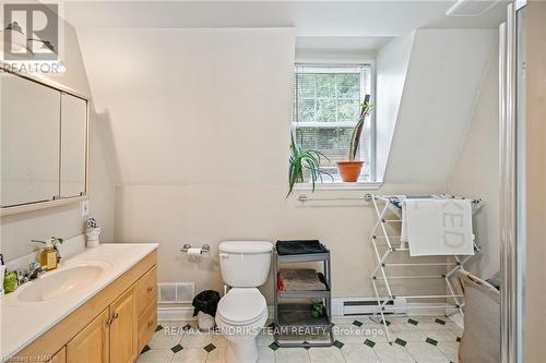 4119 Bridgeport Drive, Lincoln (980 - Lincoln-Jordan/Vineland), ON - Indoor Photo Showing Bathroom