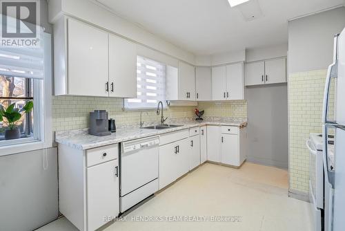 5508 Hillsdale Avenue, Niagara Falls (215 - Hospital), ON - Indoor Photo Showing Kitchen With Double Sink