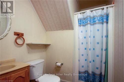 235 William Street, Stratford, ON - Indoor Photo Showing Bathroom