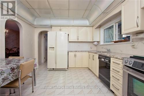 235 William Street, Stratford, ON - Indoor Photo Showing Kitchen