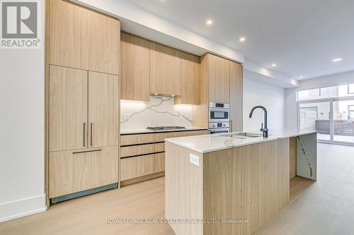 48 - 48 Lou Parsons Way, Mississauga, ON - Indoor Photo Showing Kitchen With Upgraded Kitchen