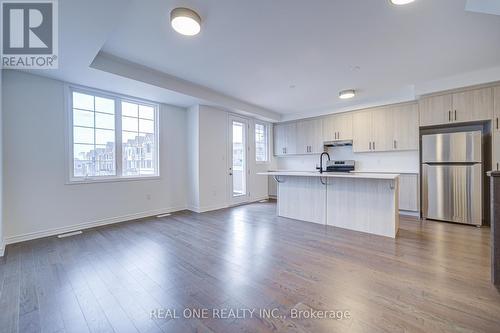 1223 Poppy Gardens, Oakville, ON - Indoor Photo Showing Kitchen