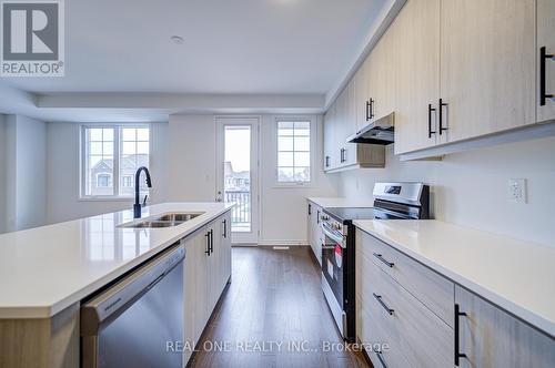 1223 Poppy Gardens, Oakville, ON - Indoor Photo Showing Kitchen With Double Sink