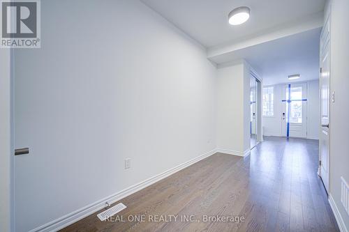 1223 Poppy Gardens, Oakville, ON - Indoor Photo Showing Other Room