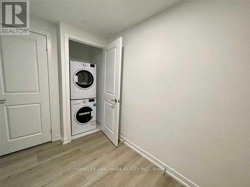 1702 - 395 Bloor Street E, Toronto, ON - Indoor Photo Showing Laundry Room