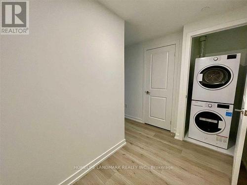 1702 - 395 Bloor Street E, Toronto, ON - Indoor Photo Showing Laundry Room