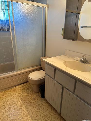 2160 Proton Avenue, Gull Lake, SK - Indoor Photo Showing Bathroom