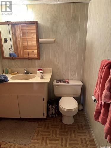 2160 Proton Avenue, Gull Lake, SK - Indoor Photo Showing Bathroom