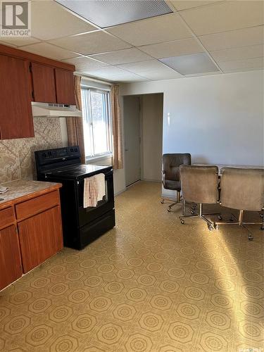 2160 Proton Avenue, Gull Lake, SK - Indoor Photo Showing Kitchen