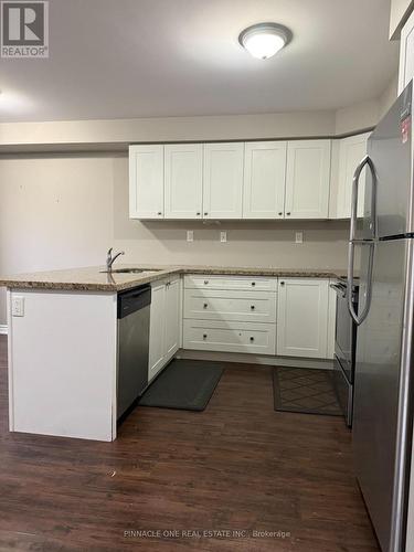 34 Markham Trail, Clarington, ON - Indoor Photo Showing Kitchen