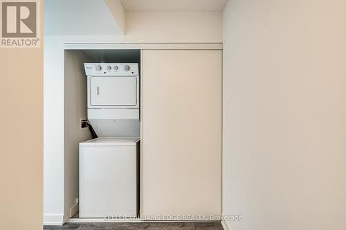 B323 - 1119 Cooke Boulevard, Burlington, ON - Indoor Photo Showing Laundry Room