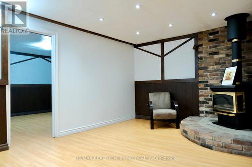 #Bsmt - 18 Sandrift Square, Toronto, ON - Indoor Photo Showing Other Room