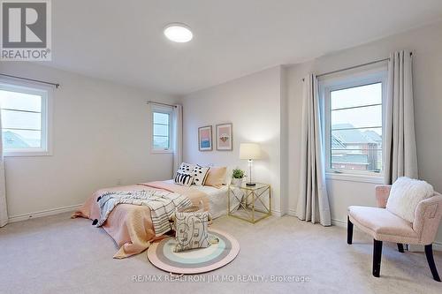 9 Goodwin Court, East Gwillimbury, ON - Indoor Photo Showing Bedroom