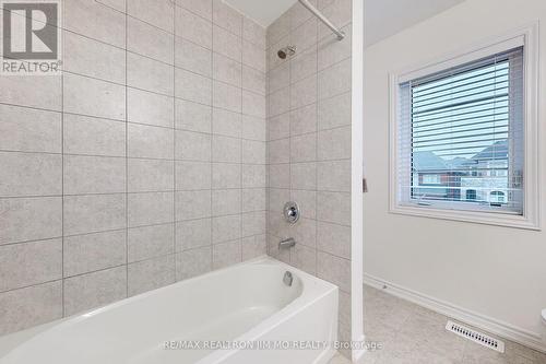 9 Goodwin Court, East Gwillimbury, ON - Indoor Photo Showing Bathroom