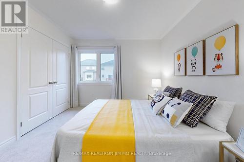 9 Goodwin Court, East Gwillimbury, ON - Indoor Photo Showing Bedroom