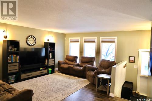 713 Chambers Court, Shellbrook, SK - Indoor Photo Showing Living Room