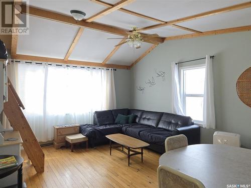 419 Mistusinne Crescent, Mistusinne, SK - Indoor Photo Showing Living Room