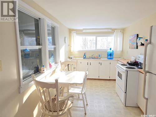 419 Mistusinne Crescent, Mistusinne, SK - Indoor Photo Showing Kitchen