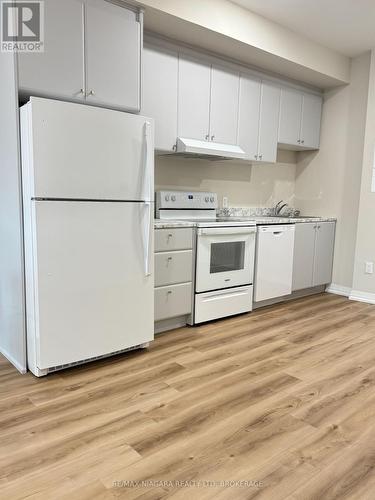 107 - 50 Herrick Avenue, St. Catharines (456 - Oakdale), ON - Indoor Photo Showing Kitchen