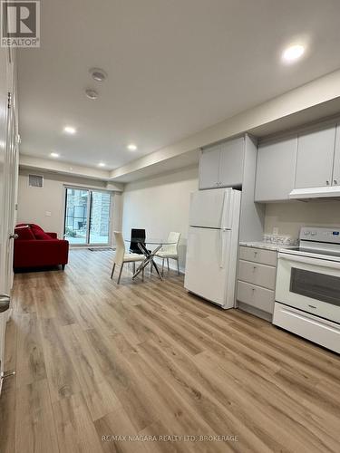 107 - 50 Herrick Avenue, St. Catharines (456 - Oakdale), ON - Indoor Photo Showing Kitchen