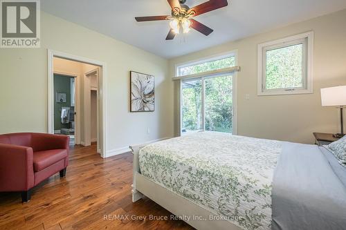 10 Williamson Place E, South Bruce Peninsula, ON - Indoor Photo Showing Bedroom