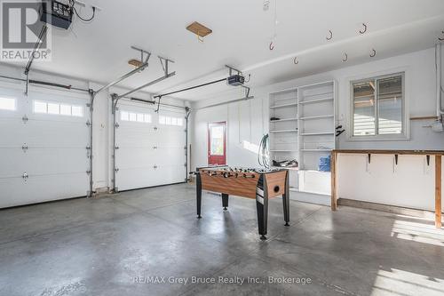 10 Williamson Place E, South Bruce Peninsula, ON - Indoor Photo Showing Garage