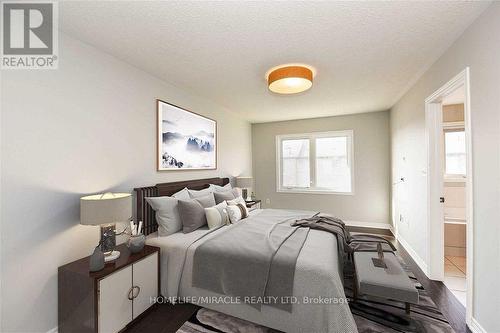 1305 Granrock Crescent, Mississauga, ON - Indoor Photo Showing Bedroom