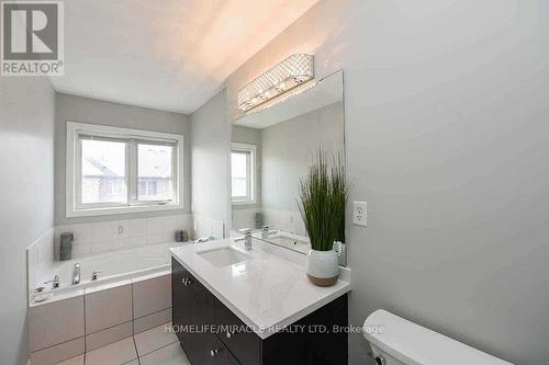 1305 Granrock Crescent, Mississauga, ON - Indoor Photo Showing Bathroom