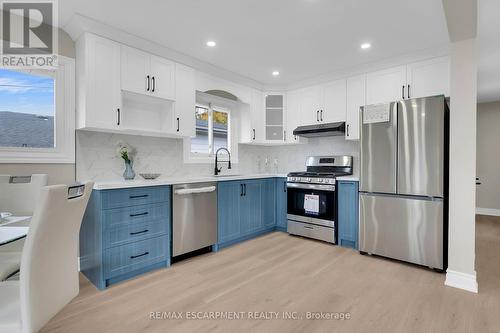 67 Glendee Road, Hamilton, ON - Indoor Photo Showing Kitchen With Upgraded Kitchen