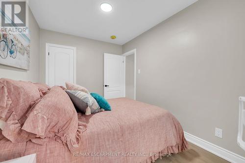 67 Glendee Road, Hamilton, ON - Indoor Photo Showing Bedroom