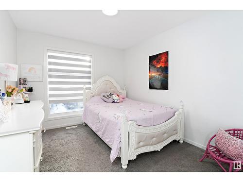 8032 174A Av Nw, Edmonton, AB - Indoor Photo Showing Bedroom