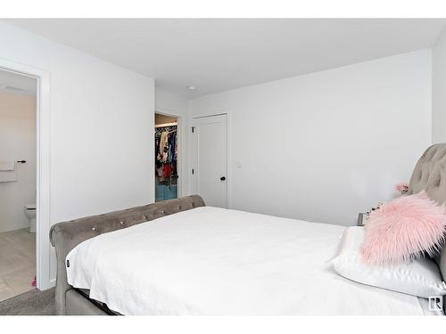 8032 174A Av Nw, Edmonton, AB - Indoor Photo Showing Bedroom